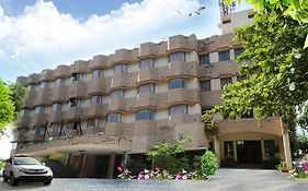 Iroomz Hotel Pawan